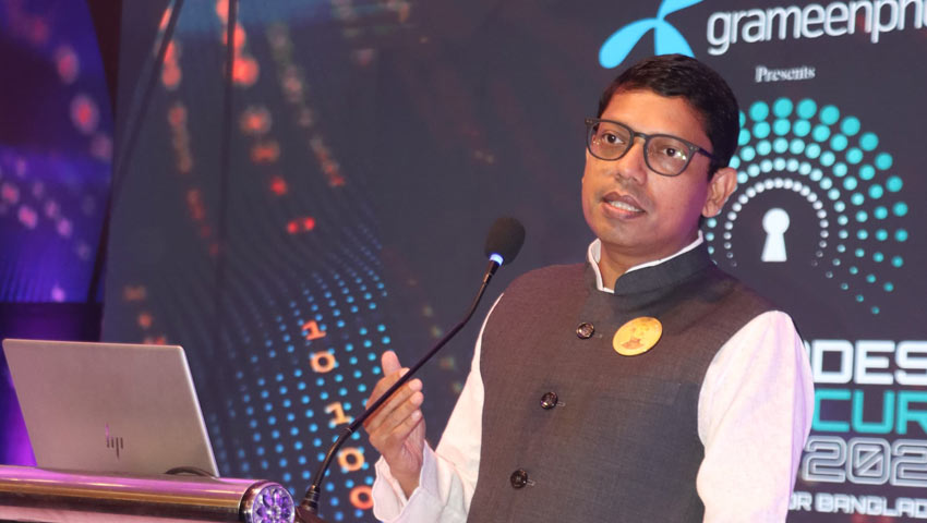 ভাড়া করা প্রযুক্তি ঝুকিপূর্ণ, নিজস্ব শক্তি গড়ে তুলতে হবে