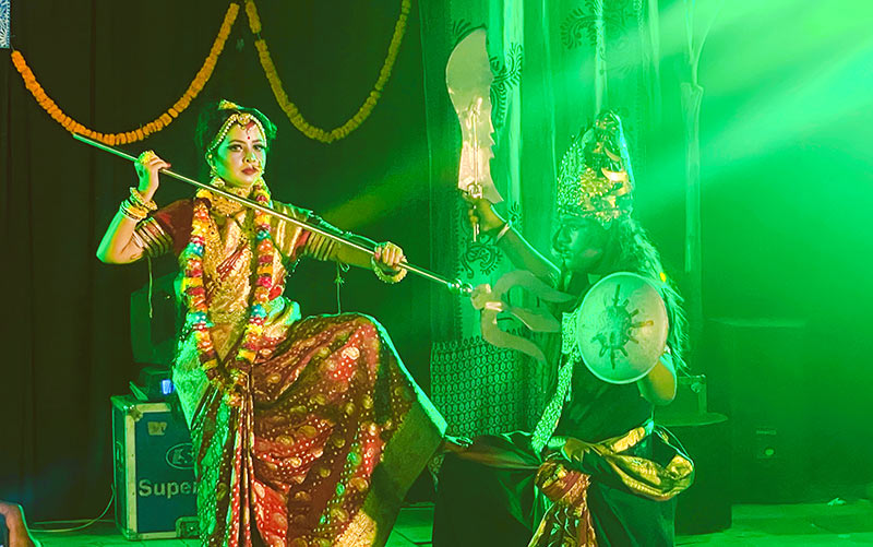 ‘নবমাতৃকায় দিব্যত্রয়ী’ শীর্ষক নৃত্যমালিকা মঞ্চস্থ 
